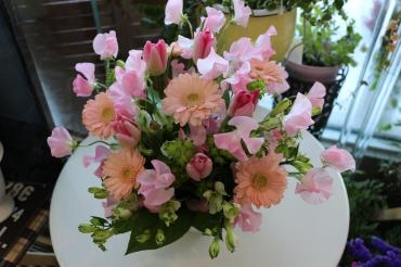 ピンク系お誕生日アレンジ♬｜「アライ花店」　（山形県山形市の花キューピット加盟店 花屋）のブログ