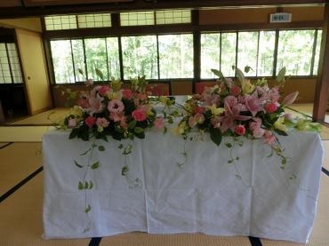お披露目会の席のお花｜「アライ花店」　（山形県山形市の花キューピット加盟店 花屋）のブログ