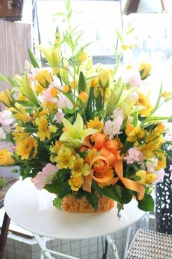 イエロー系の御祝いアレンジ♬｜「アライ花店」　（山形県山形市の花キューピット加盟店 花屋）のブログ