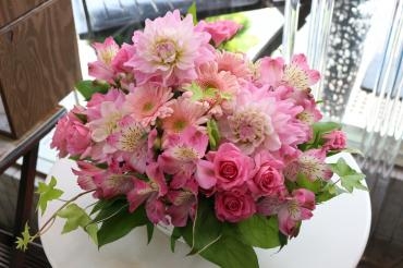 お誕生日アレンジ｜「アライ花店」　（山形県山形市の花キューピット加盟店 花屋）のブログ