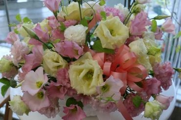やさしい色あいのアレンジ｜「アライ花店」　（山形県山形市の花キューピット加盟店 花屋）のブログ