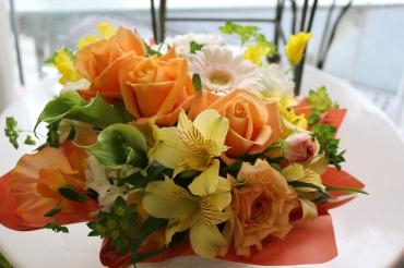 お世話になったかたへのアレンジ♬｜「アライ花店」　（山形県山形市の花キューピット加盟店 花屋）のブログ