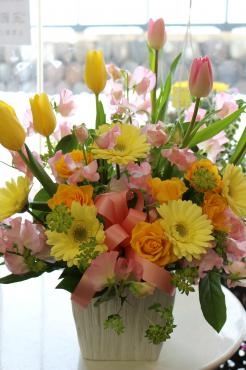 お祝いアレンジ♬｜「アライ花店」　（山形県山形市の花キューピット加盟店 花屋）のブログ
