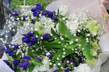 御供え花束｜「アライ花店」　（山形県山形市の花キューピット加盟店 花屋）のブログ