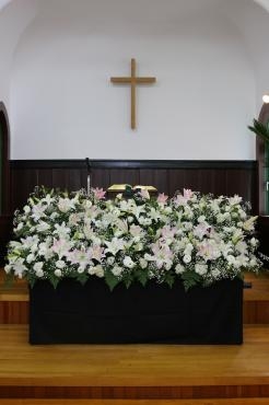 キリスト教の花祭壇｜「アライ花店」　（山形県山形市の花キューピット加盟店 花屋）のブログ