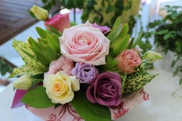 サプライズのプレゼント♬｜「アライ花店」　（山形県山形市の花キューピット加盟店 花屋）のブログ