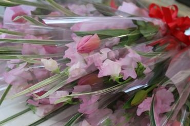 卒業生の方へ贈られます花束｜「アライ花店」　（山形県山形市の花キューピット加盟店 花屋）のブログ