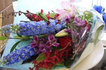 男性の方へ御祝いの花束｜「アライ花店」　（山形県山形市の花キューピット加盟店 花屋）のブログ