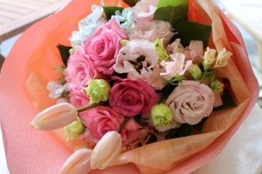 お誕生日の花束｜「アライ花店」　（山形県山形市の花キューピット加盟店 花屋）のブログ