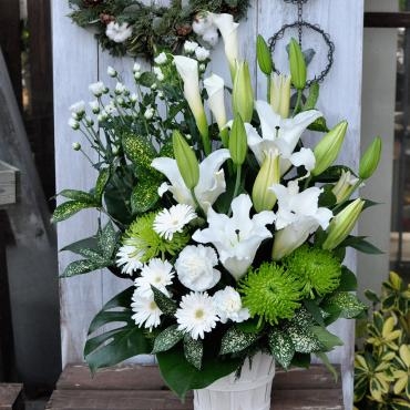 お供えのアレンジメント｜「フローリスト　シバタ」　（兵庫県三木市の花キューピット加盟店 花屋）のブログ