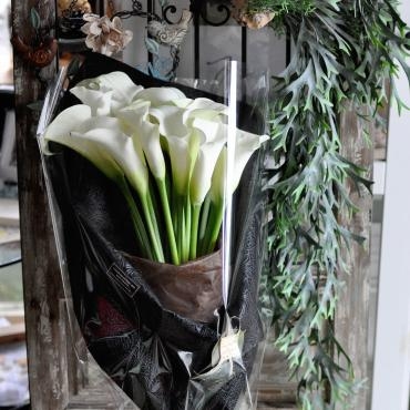 カラーの花束～兵庫県三木市の花屋フローリストシバタ～｜「フローリスト　シバタ」　（兵庫県三木市の花キューピット加盟店 花屋）のブログ