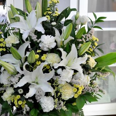 お盆のお花｜「フローリスト　シバタ」　（兵庫県三木市の花キューピット加盟店 花屋）のブログ
