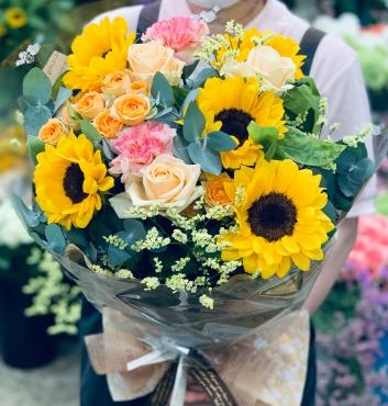プロポーズ ナチュラル風花束♪｜「愛花」　（愛媛県松山市の花キューピット加盟店 花屋）のブログ