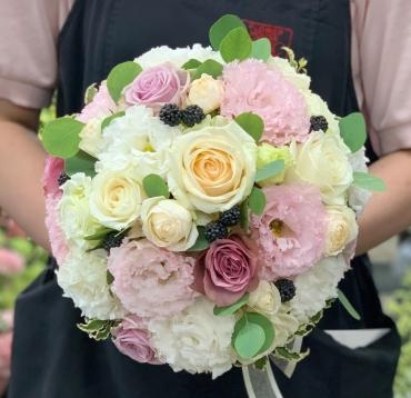 ウェディングブーケ ラウンド♪｜「愛花」　（愛媛県松山市の花キューピット加盟店 花屋）のブログ