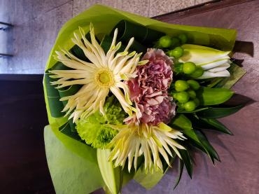 愛犬の見送りに｜「花里」　（神奈川県逗子市の花キューピット加盟店 花屋）のブログ