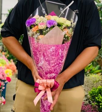 奥さまへ 花束のプレゼント♪｜「愛花」　（愛媛県松山市の花キューピット加盟店 花屋）のブログ