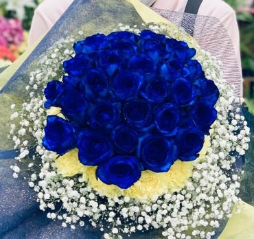 お誕生日に 青バラのブーケ風花束♪｜「愛花」　（愛媛県松山市の花キューピット加盟店 花屋）のブログ