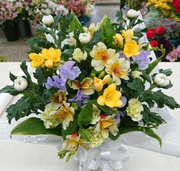 お供え アレンジメント 法事｜「愛花」　（愛媛県松山市の花キューピット加盟店 花屋）のブログ