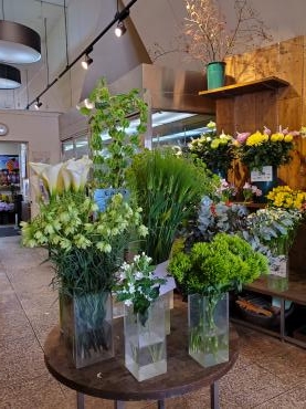 白とグリーン｜「花里」　（神奈川県逗子市の花キューピット加盟店 花屋）のブログ