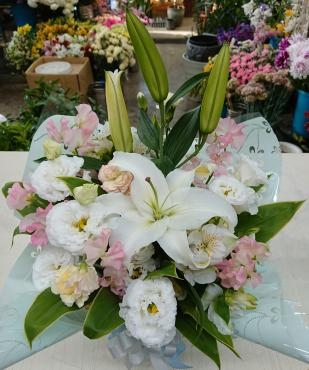 春のお供え アレンジメント｜「愛花」　（愛媛県松山市の花キューピット加盟店 花屋）のブログ