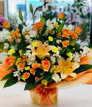 お祝い イエローオレンジ系 アレンジメント♪｜「愛花」　（愛媛県松山市の花キューピット加盟店 花屋）のブログ