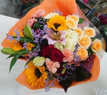 送別 花束 ヒマワリ♪｜「愛花」　（愛媛県松山市の花キューピット加盟店 花屋）のブログ