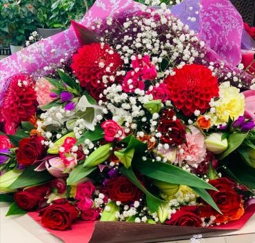 お母様の誕生日祝い 花束♪｜「愛花」　（愛媛県松山市の花キューピット加盟店 花屋）のブログ