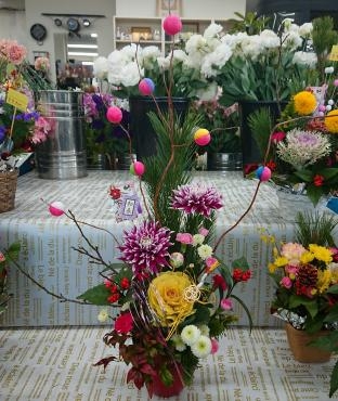 お正月 アレンジメント♪ 軽焼♪｜「愛花」　（愛媛県松山市の花キューピット加盟店 花屋）のブログ
