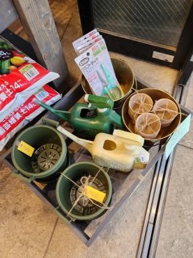 資材続々｜「花里」　（神奈川県逗子市の花キューピット加盟店 花屋）のブログ