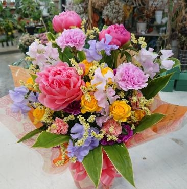 お祝い アレンジメント 芍薬♪｜「愛花」　（愛媛県松山市の花キューピット加盟店 花屋）のブログ
