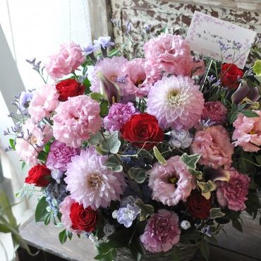 御祝いのアレンジメント｜「フローリスト　シバタ」　（兵庫県三木市の花キューピット加盟店 花屋）のブログ