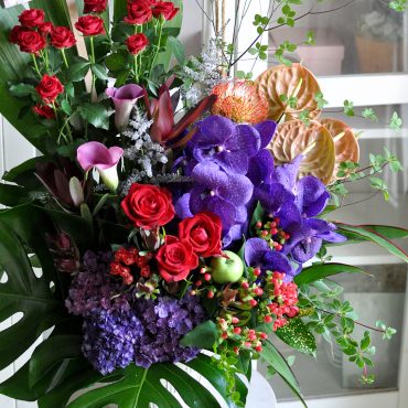 お祝いのアレンジメント｜「フローリスト　シバタ」　（兵庫県三木市の花キューピット加盟店 花屋）のブログ