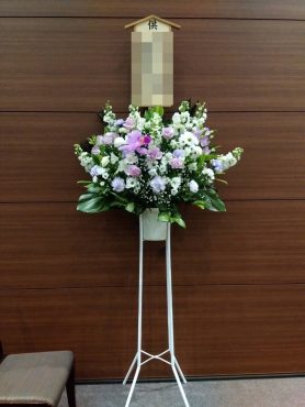 高崎市斎場へ葬儀用スタンド花｜「彩季舎」　（群馬県高崎市の花キューピット加盟店 花屋）のブログ