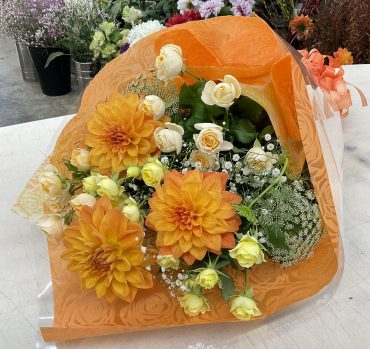 続、成人式「はたちの集い」花束♪｜「愛花」　（愛媛県松山市の花キューピット加盟店 花屋）のブログ