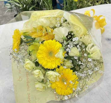 結婚記念日 イエロー系花束♪｜「愛花」　（愛媛県松山市の花キューピット加盟店 花屋）のブログ