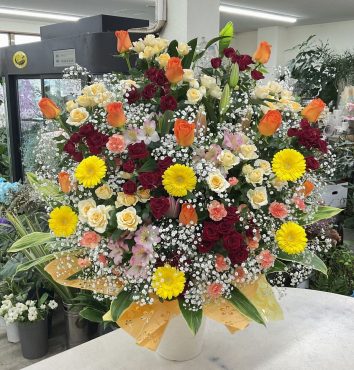 お誕生日祝い つぼ活け風アレンジメント♪｜「愛花」　（愛媛県松山市の花キューピット加盟店 花屋）のブログ