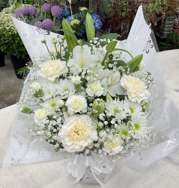 お供え 白上がり アレンジメント｜「愛花」　（愛媛県松山市の花キューピット加盟店 花屋）のブログ