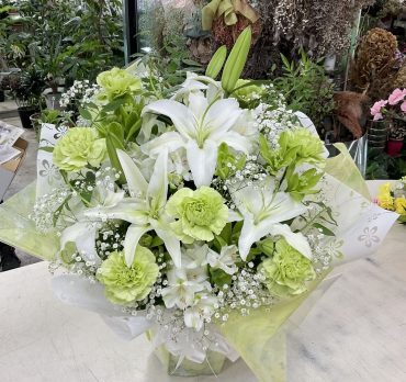 四十九日 お供え 白グリーン系 アレンジメント「グリーンリリアルプ」｜「愛花」　（愛媛県松山市の花キューピット加盟店 花屋）のブログ