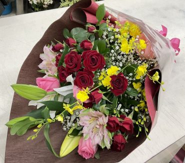 お祝い 花束♪｜「愛花」　（愛媛県松山市の花キューピット加盟店 花屋）のブログ