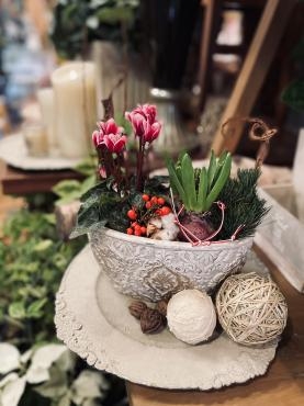 冬の花あしらい｜「フローリスト飾り屋」　（鹿児島県鹿児島市の花キューピット加盟店 花屋）のブログ
