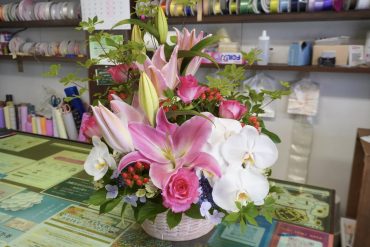 ドウダンツツを使った開店御祝アレンジ｜「斎藤生花店」　（静岡県静岡市葵区の花キューピット加盟店 花屋）のブログ