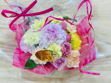 母の日（遅れてごめんね）｜「彩季舎」　（群馬県高崎市の花キューピット加盟店 花屋）のブログ