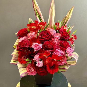 お誕生日アレンジメント｜「銀座ニューフラワー」　（東京都中央区の花キューピット加盟店 花屋）のブログ