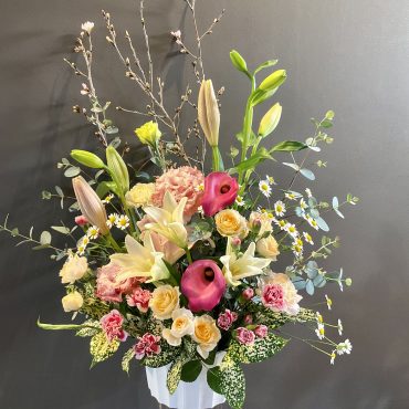 個展お祝いアレンジメント｜「銀座ニューフラワー」　（東京都中央区の花キューピット加盟店 花屋）のブログ