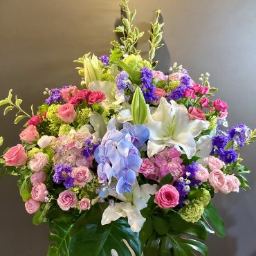 個展お祝いアレンジメント｜「銀座ニューフラワー」　（東京都中央区の花キューピット加盟店 花屋）のブログ