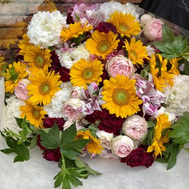 お誕生日花束｜「銀座ニューフラワー」　（東京都中央区の花キューピット加盟店 花屋）のブログ