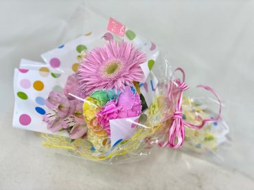プチギフトにミニブーケ｜「彩季舎」　（群馬県高崎市の花キューピット加盟店 花屋）のブログ