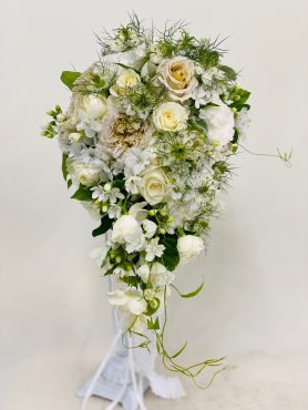 白ドレス用生花ブーケ｜「彩季舎」　（群馬県高崎市の花キューピット加盟店 花屋）のブログ