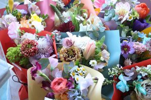 カラフル・ミニブーケ｜「アライ花店」　（山形県山形市の花キューピット加盟店 花屋）のブログ