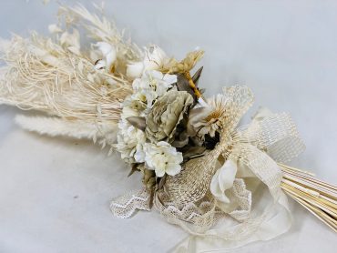 ドライフラワーのクラッチブーケ｜「彩季舎」　（群馬県高崎市の花キューピット加盟店 花屋）のブログ